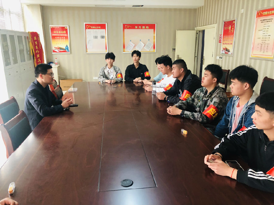 应急疏散志愿者会议,安全疏导,熟悉路线,熟悉岗位,确保安全有序.jpg